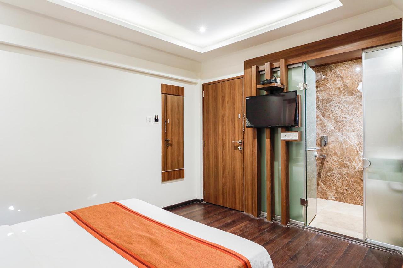 Hotel Ratna Mahal Мумбаи Экстерьер фото