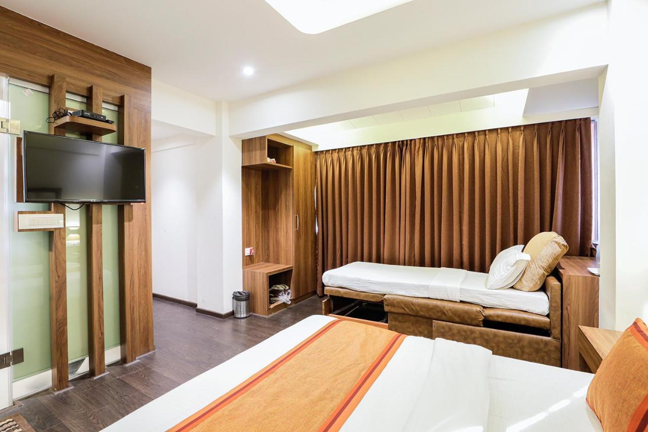 Hotel Ratna Mahal Мумбаи Экстерьер фото